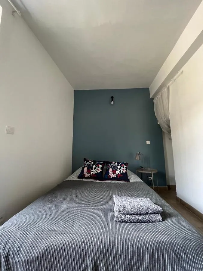 Tabi Appart ,Modern Chic Vs Free Parking,Wifi,Draps Thiers 0*,  France