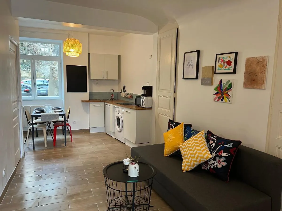 Tabi Appart ,Modern Chic Vs Free Parking,Wifi,Draps Thiers Appartement